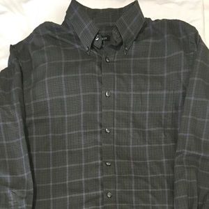 Van Huesen button up dress shirt